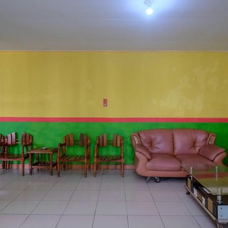 Reddoorz Near Pelabuhan Nusantara Parepare エクステリア 写真