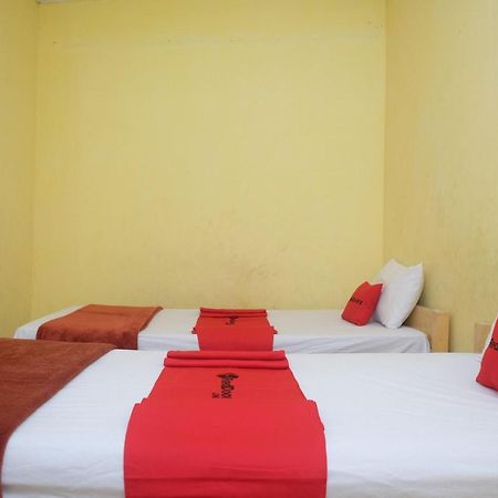 Reddoorz Near Pelabuhan Nusantara Parepare エクステリア 写真