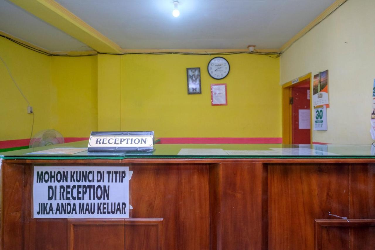 Reddoorz Near Pelabuhan Nusantara Parepare エクステリア 写真