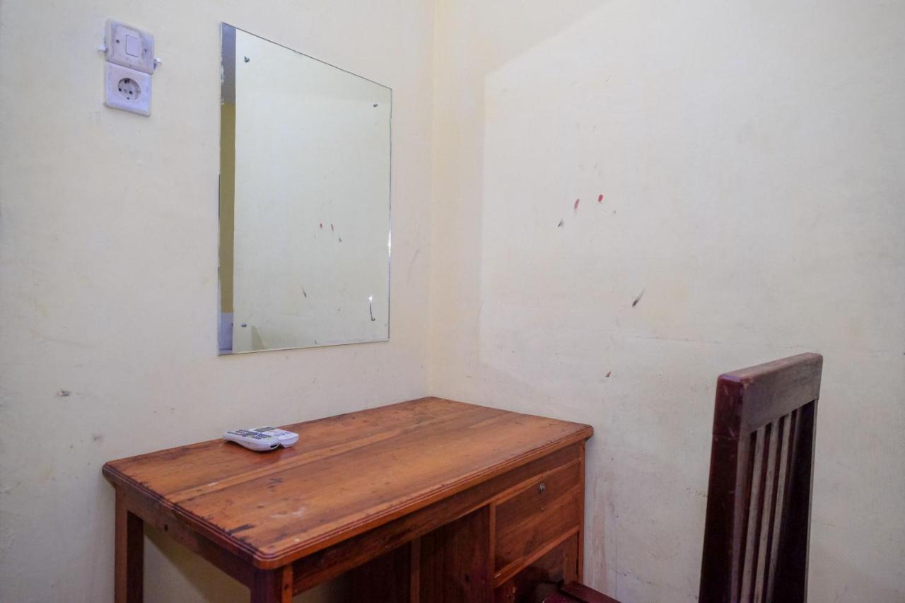 Reddoorz Near Pelabuhan Nusantara Parepare エクステリア 写真