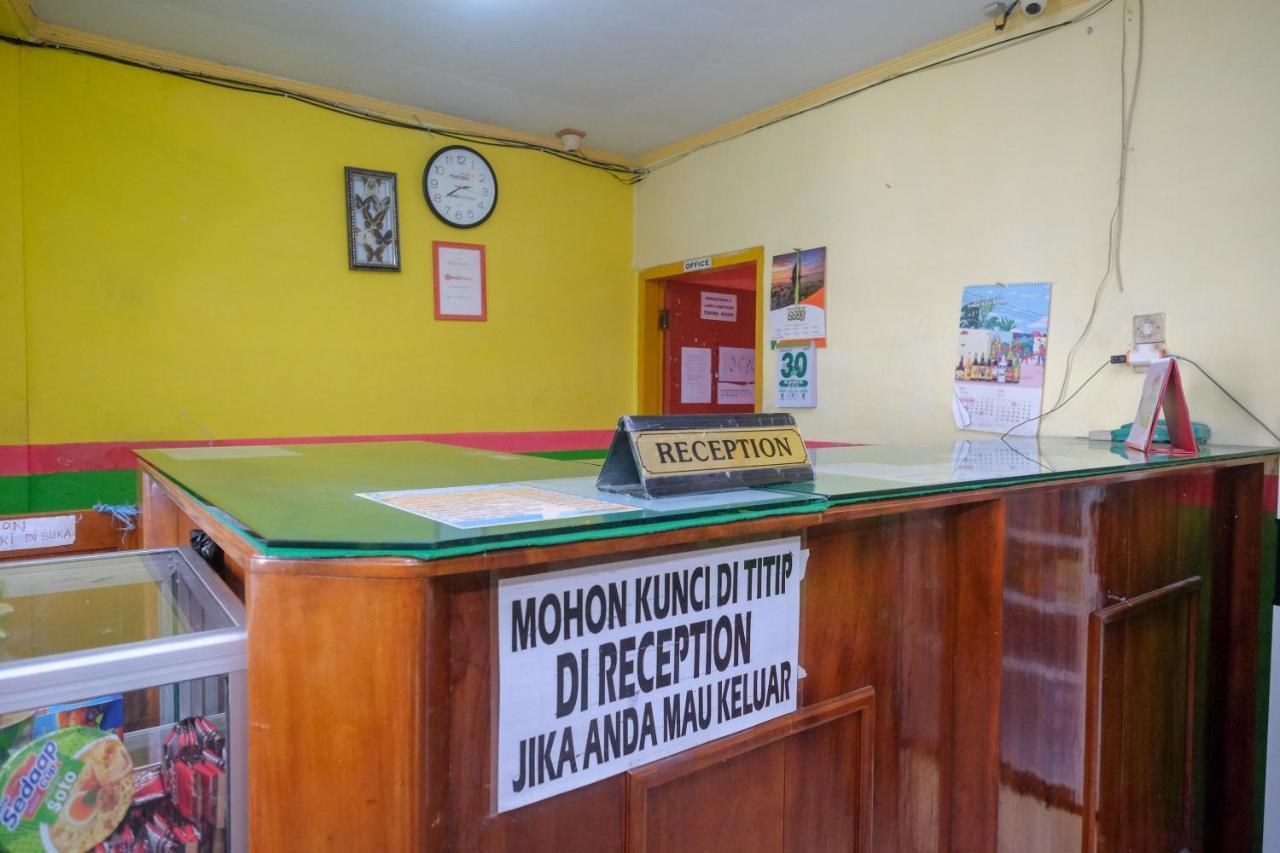 Reddoorz Near Pelabuhan Nusantara Parepare エクステリア 写真