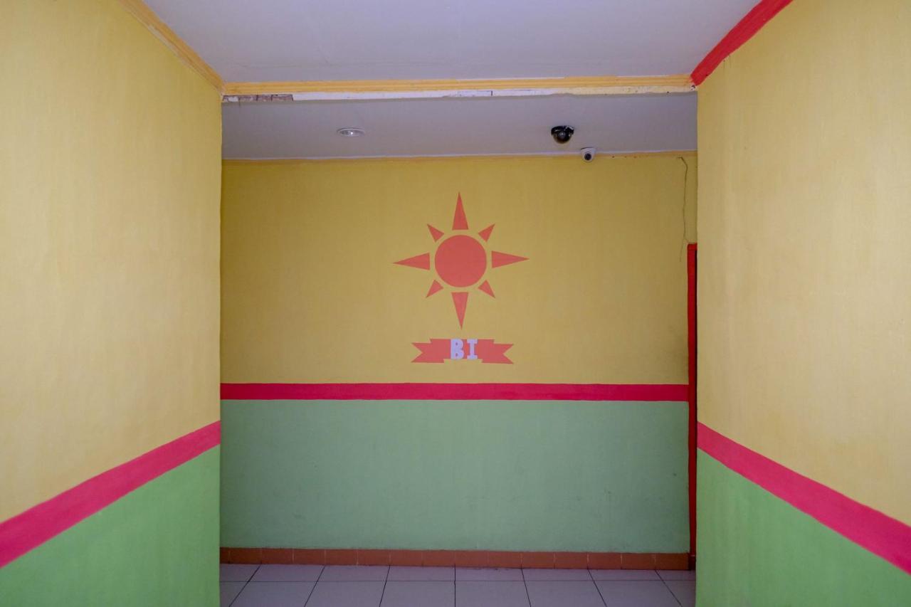 Reddoorz Near Pelabuhan Nusantara Parepare エクステリア 写真