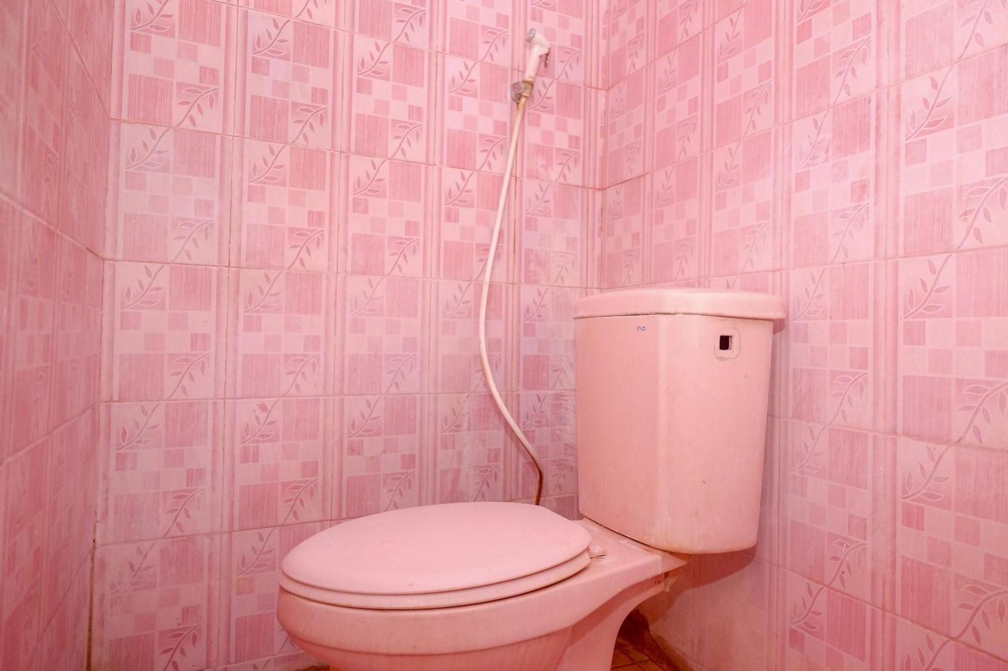 Reddoorz Near Pelabuhan Nusantara Parepare 部屋 写真